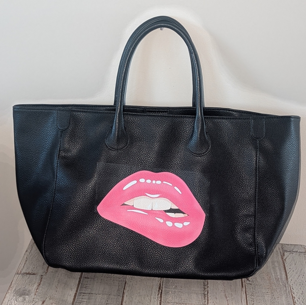 Vegan Tote with Pink Lips